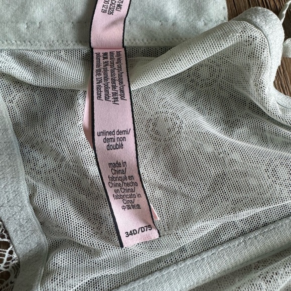 Victoria's Secret Lace Unlined Long Line Demi Bra in Pale Sky Gray 34D - Picture 3 of 8